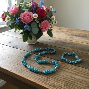 NECKLACE/BRACELET SET. NWOT